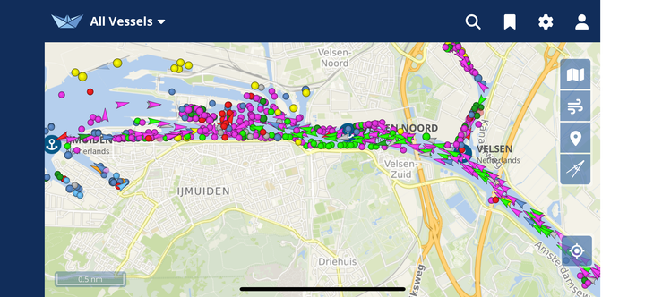 Screenshot aus Vesselfinder mit den ganzen Schiffen
